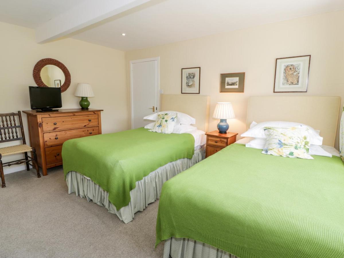 The Mews Flat Apartment Dalswinton Bagian luar foto