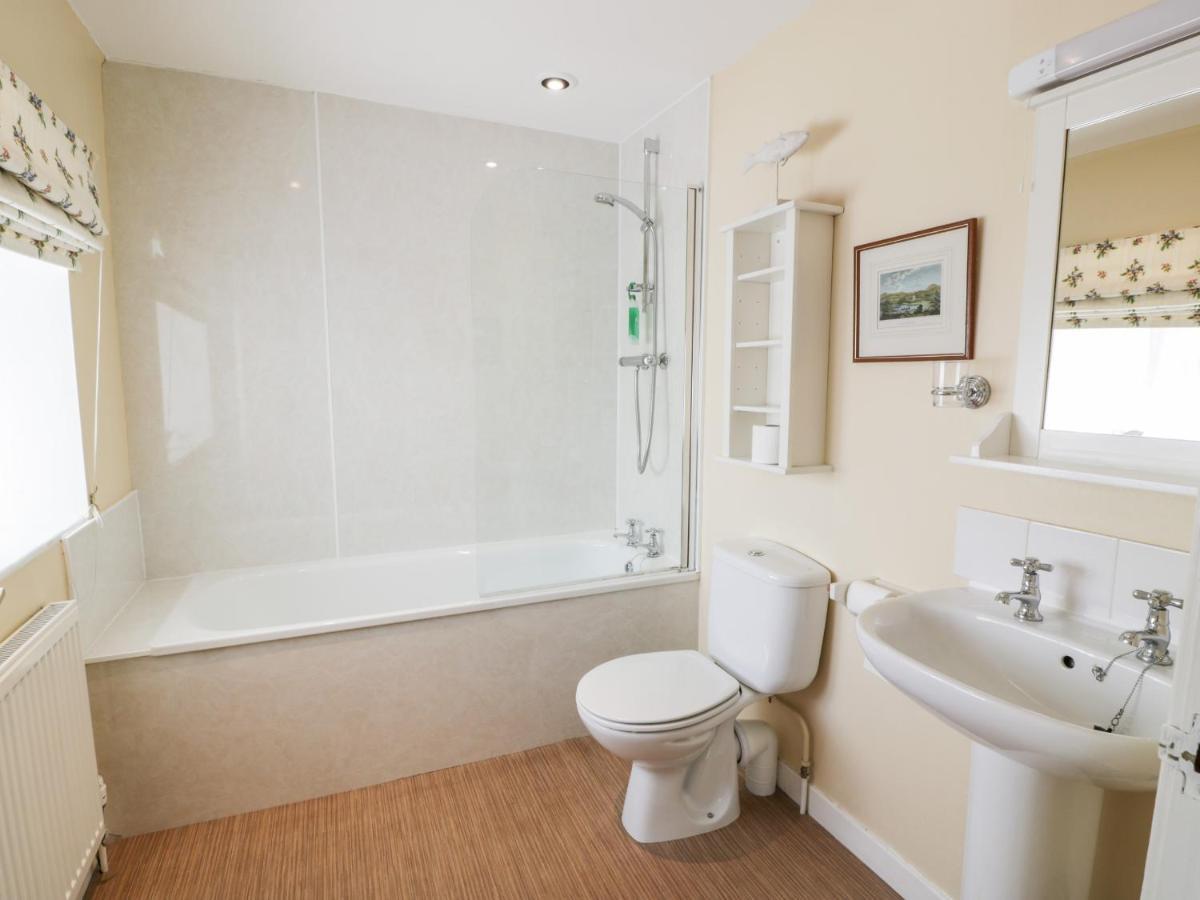 The Mews Flat Apartment Dalswinton Bagian luar foto